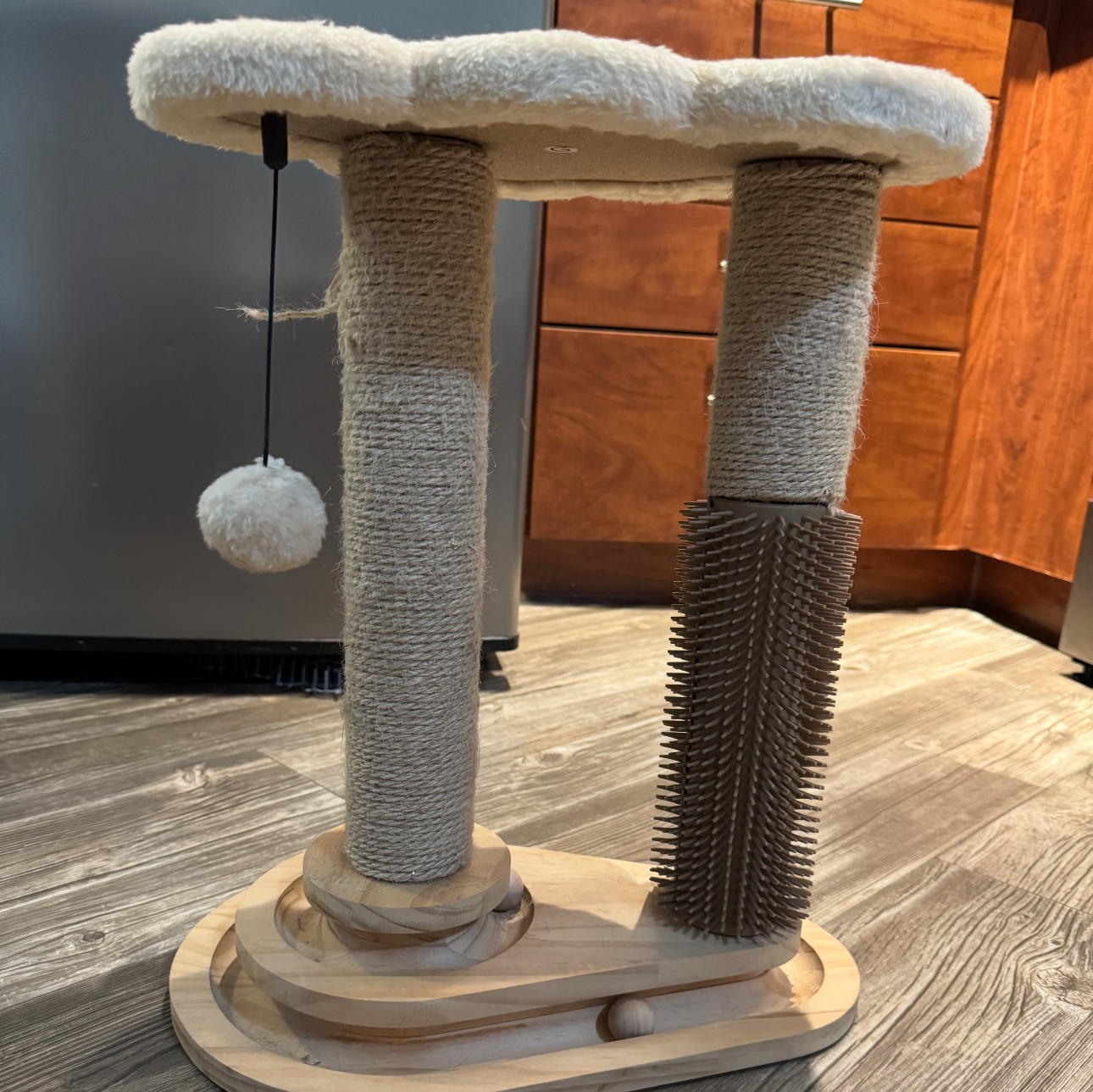 scratch post
